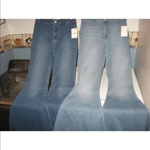 🌟 2 FOR $90 🌟 FREE PEOPLE FLOAT ON FLARE JEANS.